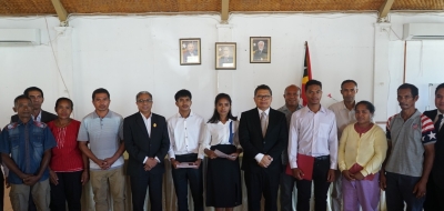 Estudante  Tekniku Agrikola  Nain Tolu Hetan Bolsu Estudu hosi Indonesia